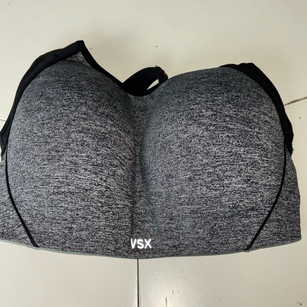 🌺Victoria's Secret Gray Sports Bra